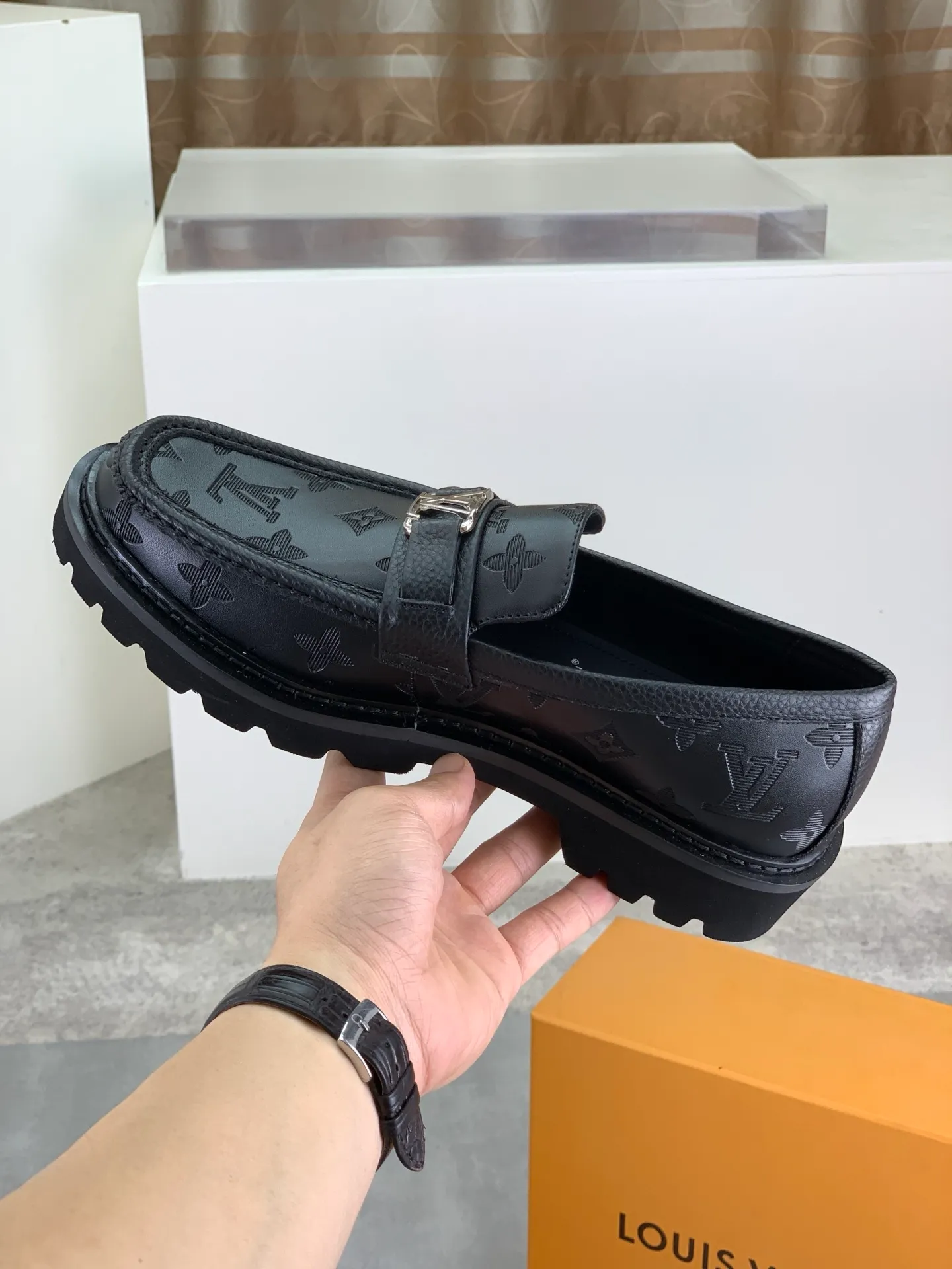 Factory price P820 💎💎💎LOUIS VUITTON [Louis Vuitton] - LV men's business casual leather shoes, luxurious and noble 👞All imported original cowhide, just to create a more comfortable wearing experience, upper: original high-end calfskin ➕Imported soft cowhide lining, original lightweight foam outsole ✔️ Color: 6️⃣colors available Size: 39-44 (38.45 46 can be customized (non-returnable)